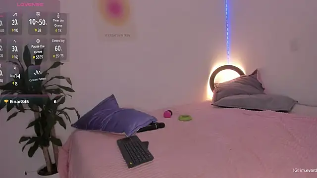 LittleSofia  online show from 02-13-25, 02:23