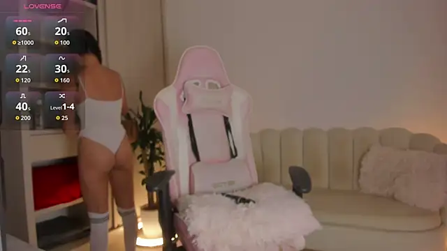 LittleSofia  online show from 10-18-25, 03:20