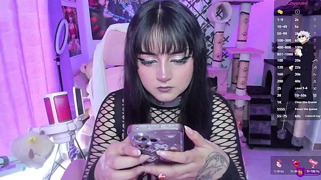 Snapshot of MaddyFooxx chatting on 07-12-26, 10:45 MaddyFooxx online show from 07-12-26, 10:45