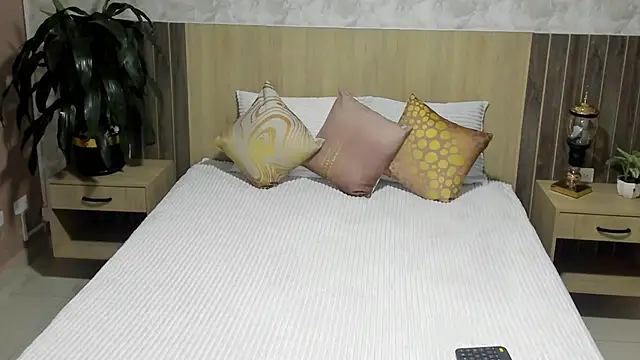 rebeca cortez  online show from 06-16-26, 09:28