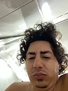 Snapshot of DanielGomez9 chatting on 11-04-25, 01:10 DanielGomez9 online show from 11-04-25, 01:10