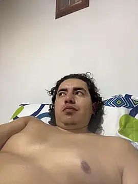 Snapshot of DanielGomez9 chatting on 12-01-25, 06:40 DanielGomez9 online show from 12-01-25, 06:40