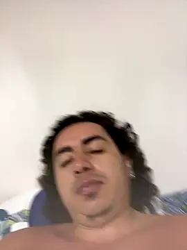 Snapshot of DanielGomez9 chatting on 12-04-25, 04:44 DanielGomez9 online show from 12-04-25, 04:44