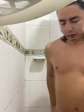 Snapshot of DanielGomez9 chatting on 01-15-26, 01:59 DanielGomez9 online show from 01-15-26, 01:59