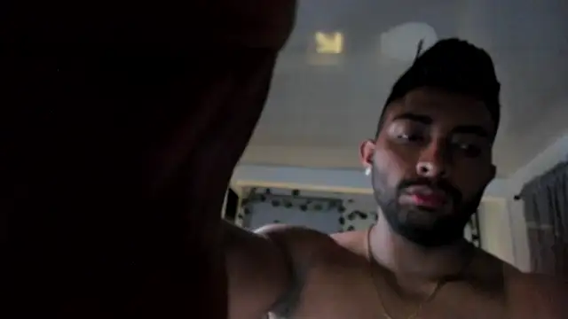 Snapshot of Couple_muscle1 chatting on 09-09-25, 10:31 Couple muscle1 online show from 09-09-25, 10:31