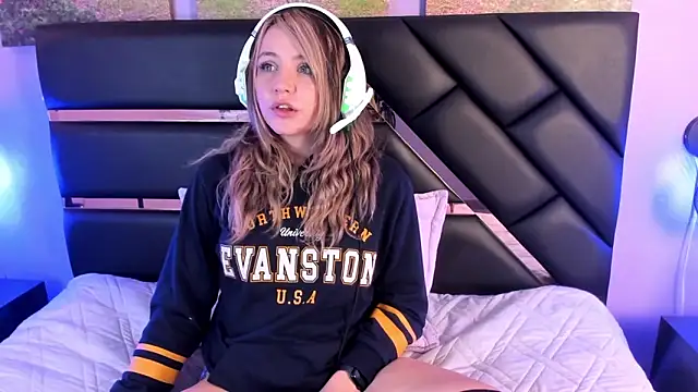 Annie mone online show from 12-17-24, 08:21