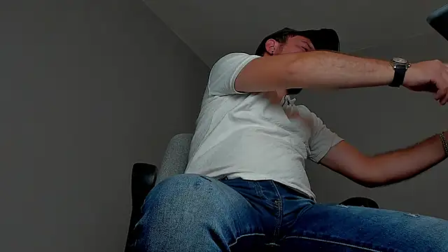 Snapshot of Master_Mark_Wayne chatting on 11-02-25, 07:05 Master Mark Wayne online show from 11-02-25, 07:05