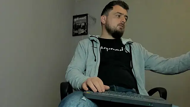 Snapshot of Master_Mark_Wayne chatting on 12-04-25, 06:27 Master Mark Wayne online show from 12-04-25, 06:27