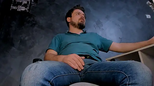 Snapshot of Master_Mark_Wayne chatting on 03-08-26, 02:04 Master Mark Wayne online show from 03-08-26, 02:04