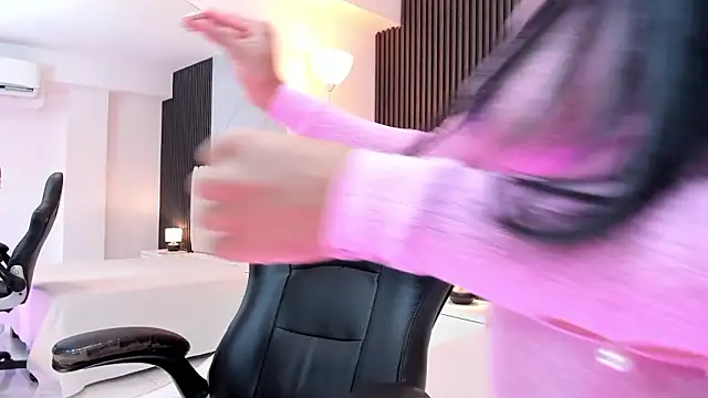 Madiee Rhea online show from 02-02-26, 07:34