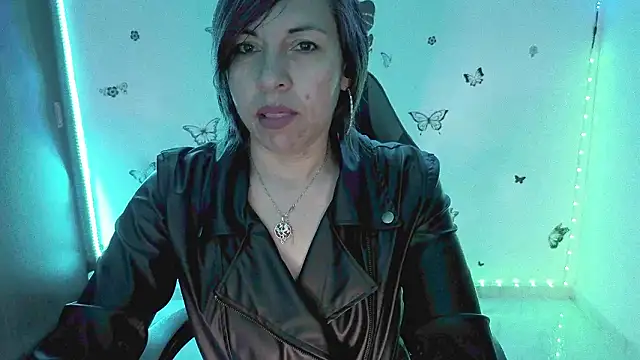 Lady breaks hearts online show from 02-28-26, 09:43