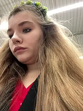 Snapshot of Holy_Tereza chatting on 12-27-24, 03:37 Holy Tereza online show from 12-27-24, 03:37