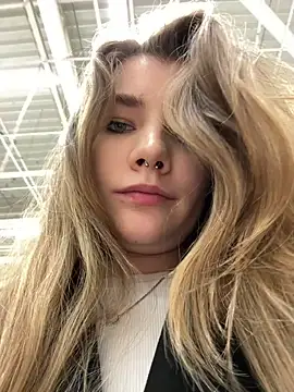 Snapshot of Holy_Tereza chatting on 01-03-25, 03:44 Holy Tereza online show from 01-03-25, 03:44