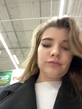 Snapshot of Holy_Tereza chatting on 01-04-25, 03:39 Holy Tereza online show from 01-04-25, 03:39