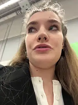 Snapshot of Holy_Tereza chatting on 01-14-25, 03:26 Holy Tereza online show from 01-14-25, 03:26