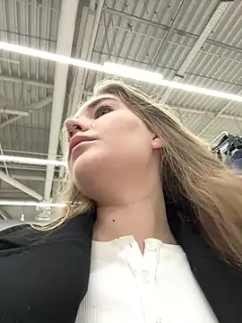 Snapshot of Holy_Tereza chatting on 01-17-25, 03:22 Holy Tereza online show from 01-17-25, 03:22