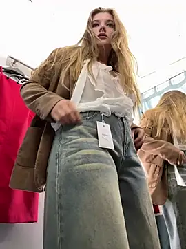 Snapshot of Holy_Tereza chatting on 02-23-25, 06:12 Holy Tereza online show from 02-23-25, 06:12