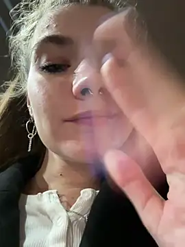 Snapshot of Holy_Tereza chatting on 03-04-25, 03:15 Holy Tereza online show from 03-04-25, 03:15