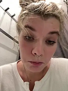 Snapshot of Holy_Tereza chatting on 03-05-25, 06:23 Holy Tereza online show from 03-05-25, 06:23