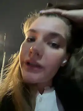 Snapshot of Holy_Tereza chatting on 03-07-25, 03:18 Holy Tereza online show from 03-07-25, 03:18