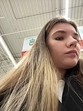 Snapshot of Holy_Tereza chatting on 03-09-25, 03:16 Holy Tereza online show from 03-09-25, 03:16