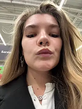 Snapshot of Holy_Tereza chatting on 03-15-25, 02:55 Holy Tereza online show from 03-15-25, 02:55