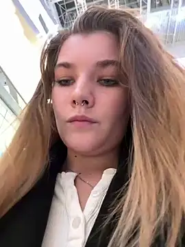 Snapshot of Holy_Tereza chatting on 03-19-25, 06:23 Holy Tereza online show from 03-19-25, 06:23