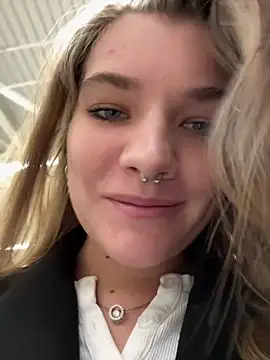 Snapshot of Holy_Tereza chatting on 03-21-25, 03:13 Holy Tereza online show from 03-21-25, 03:13