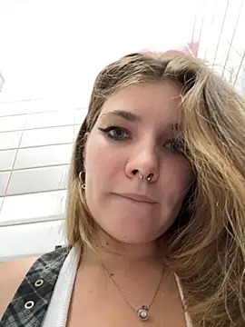 Snapshot of Holy_Tereza chatting on 09-16-25, 03:35 Holy Tereza online show from 09-16-25, 03:35