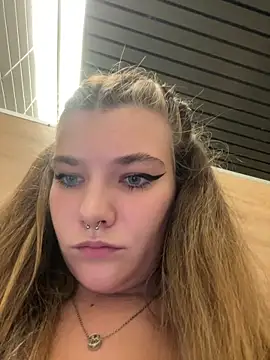 Snapshot of Holy_Tereza chatting on 09-27-25, 03:39 Holy Tereza online show from 09-27-25, 03:39