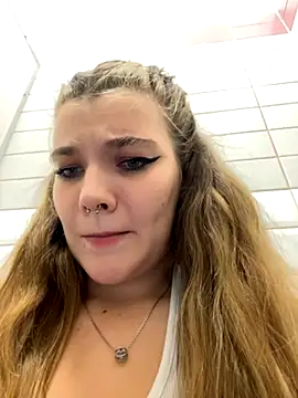 Snapshot of Holy_Tereza chatting on 10-03-25, 03:42 Holy Tereza online show from 10-03-25, 03:42