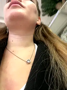 Snapshot of Holy_Tereza chatting on 10-25-25, 03:40 Holy Tereza online show from 10-25-25, 03:40