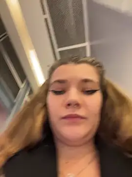 Snapshot of Holy_Tereza chatting on 12-20-25, 03:41 Holy Tereza online show from 12-20-25, 03:41