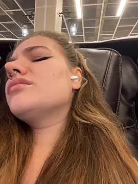 Snapshot of Holy_Tereza chatting on 02-22-26, 03:43 Holy Tereza online show from 02-22-26, 03:43