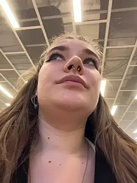 Snapshot of Holy_Tereza chatting on 03-28-26, 03:11 Holy Tereza online show from 03-28-26, 03:11