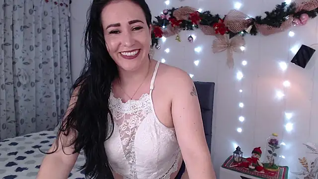 Snapshot of miawilson_1 chatting on 12-18-24, 05:26 miawilson 1 online show from 12-18-24, 05:26