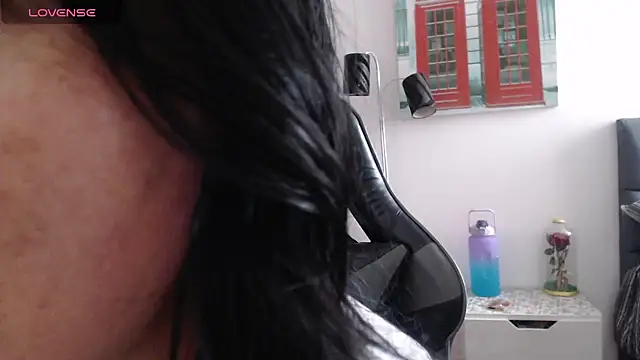 Snapshot of miawilson_1 chatting on 03-08-25, 10:24 miawilson 1 online show from 03-08-25, 10:24