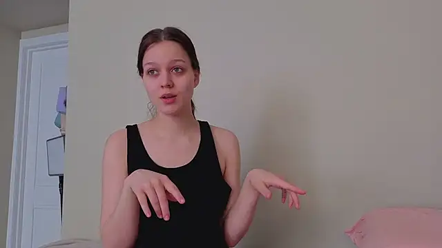 Addelin Moon online show from 04-18-26, 09:57