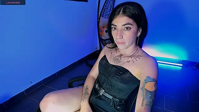 Snapshot of Nina-monroe chatting on 02-28-26, 12:00 Nina-monroe online show from 02-28-26, 12:00