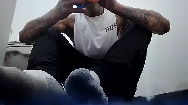 Snapshot of Papinine6 chatting on 11-24-25, 01:33 Papinine6 online show from 11-24-25, 01:33