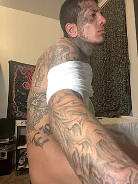 Snapshot of Papinine6 chatting on 04-06-26, 04:57 Papinine6 online show from 04-06-26, 04:57