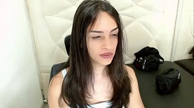 Snapshot of Dollbehavior_ chatting on 12-17-24, 09:28 Dollbehavior online show from 12-17-24, 09:28