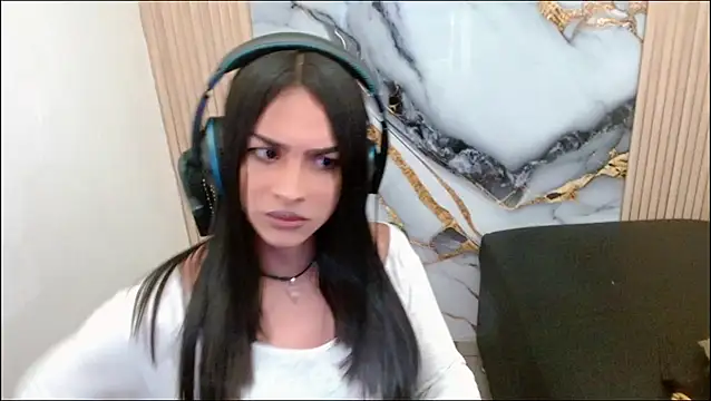 Snapshot of Dollbehavior_ chatting on 09-13-25, 03:17 Dollbehavior online show from 09-13-25, 03:17