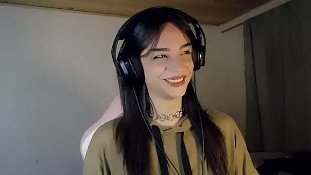 Snapshot of Dollbehavior_ chatting on 01-13-26, 08:30 Dollbehavior online show from 01-13-26, 08:30