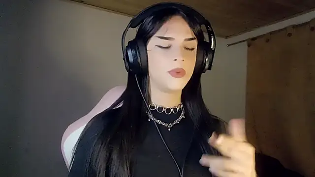 Snapshot of Dollbehavior_ chatting on 02-02-26, 02:21 Dollbehavior online show from 02-02-26, 02:21