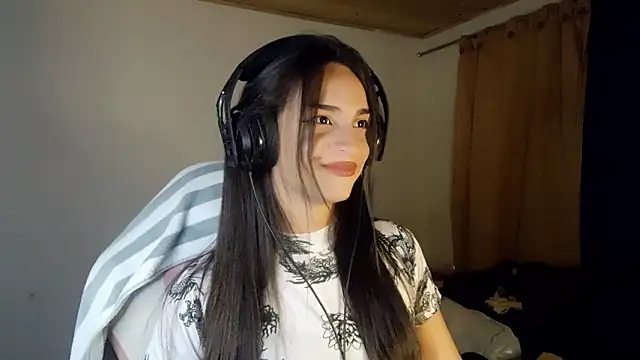 Snapshot of Dollbehavior_ chatting on 03-06-26, 03:58 Dollbehavior online show from 03-06-26, 03:58