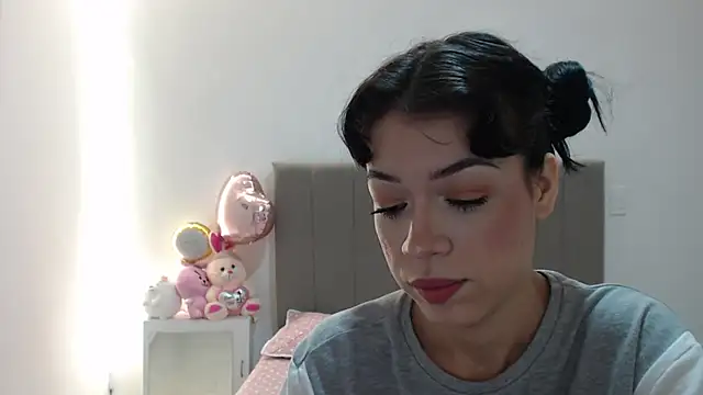 Caribbean beauty  online show from 10-19-25, 03:07