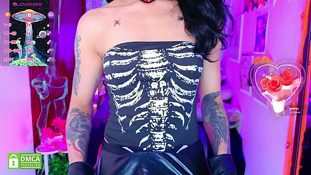 Snapshot of REDHOTTER_ chatting on 11-01-25, 08:11 REDHOTTER online show from 11-01-25, 08:11