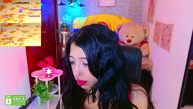 Snapshot of REDHOTTER_ chatting on 11-06-25, 08:10 REDHOTTER online show from 11-06-25, 08:10