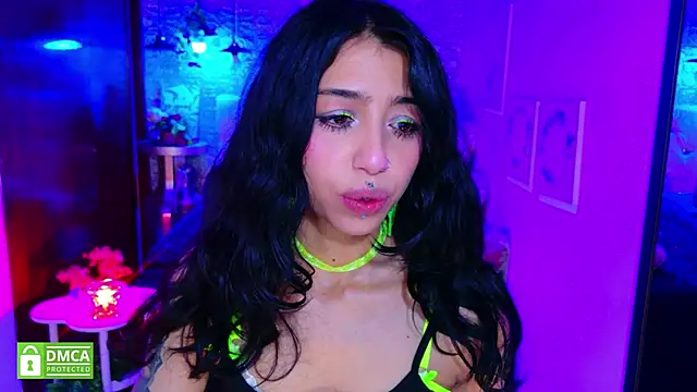 Snapshot of REDHOTTER_ chatting on 11-11-25, 07:58 REDHOTTER online show from 11-11-25, 07:58